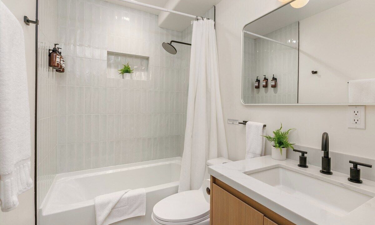 Photo of Bathroom in Mission Hills