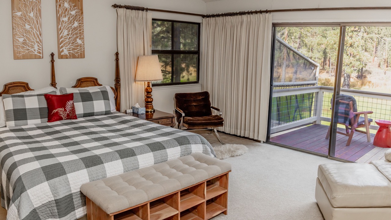 Photo of Bedroom in Plumas Eureka Estates