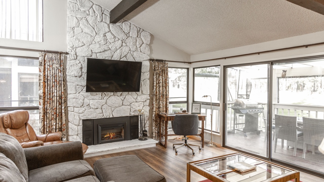 Photo of Livingroom in Plumas Eureka Estates