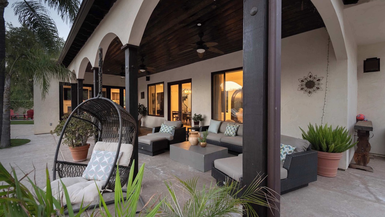 Photo of Outdoor in Canoga Park