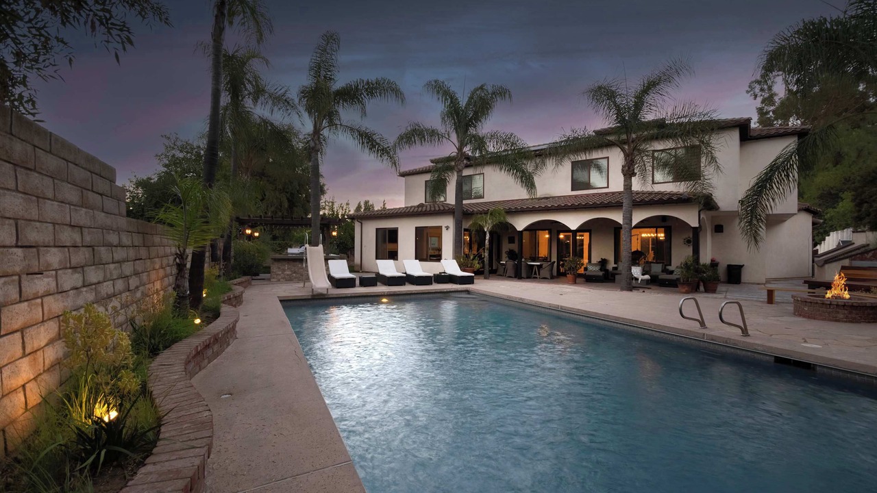 Photo of Outdoor in Canoga Park
