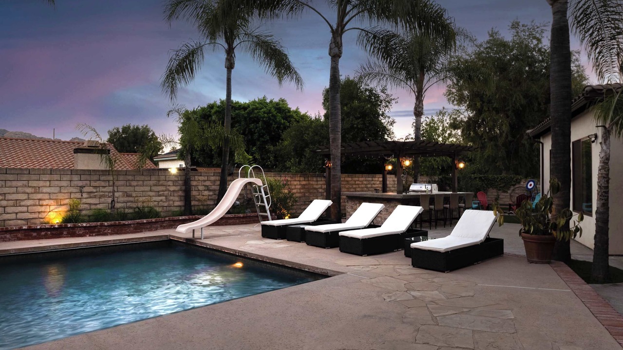 Photo of Outdoor in Canoga Park