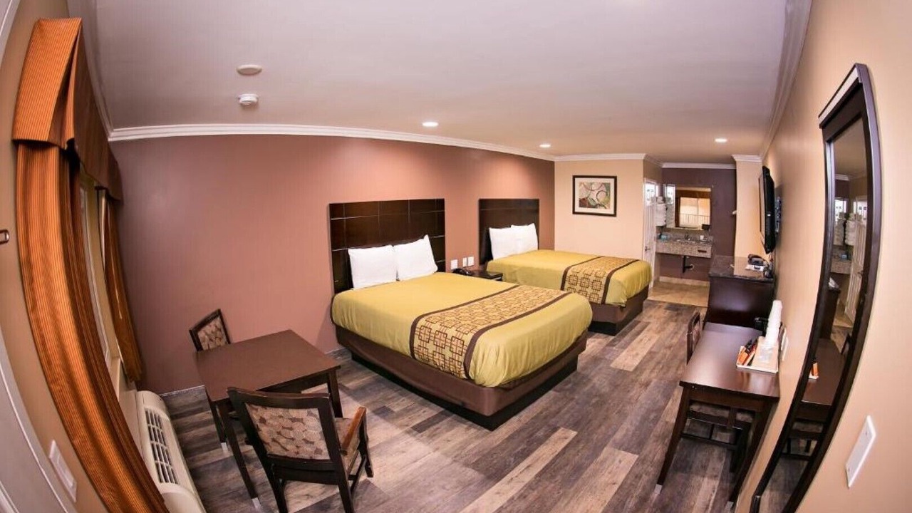 Photo of Bedroom in Bellflower