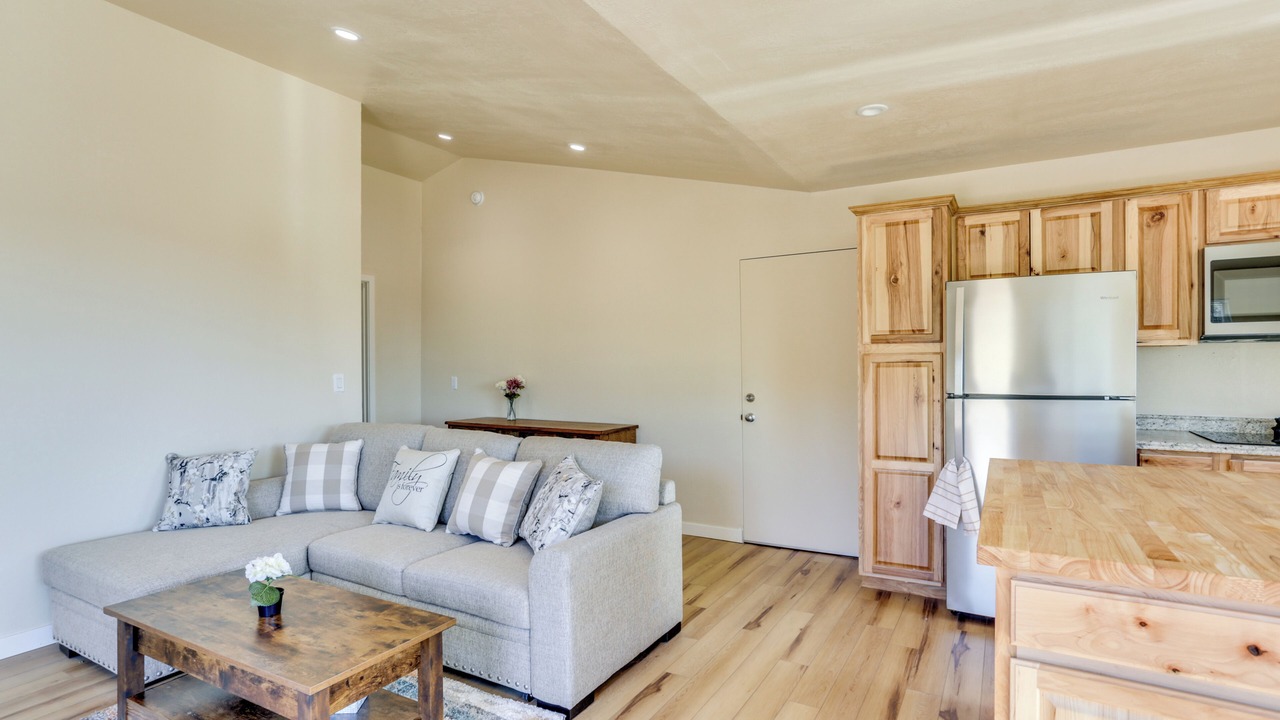 Photo of Livingroom in Yosemite Forks