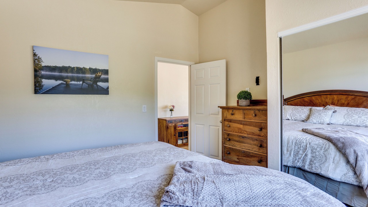 Photo of Bedroom in Yosemite Forks