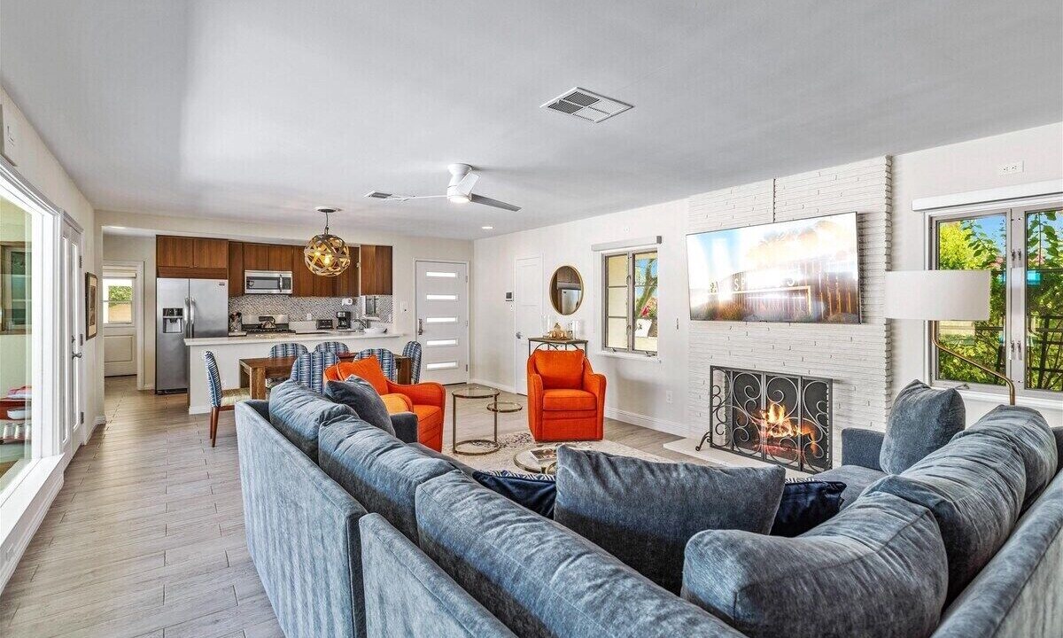 Photo of Livingroom in Deepwell Estates