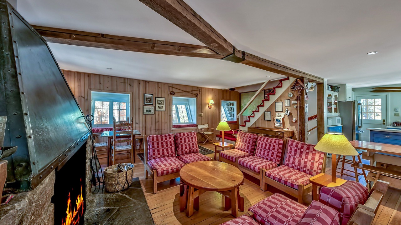 Photo of Livingroom in Sugar Bowl Resort