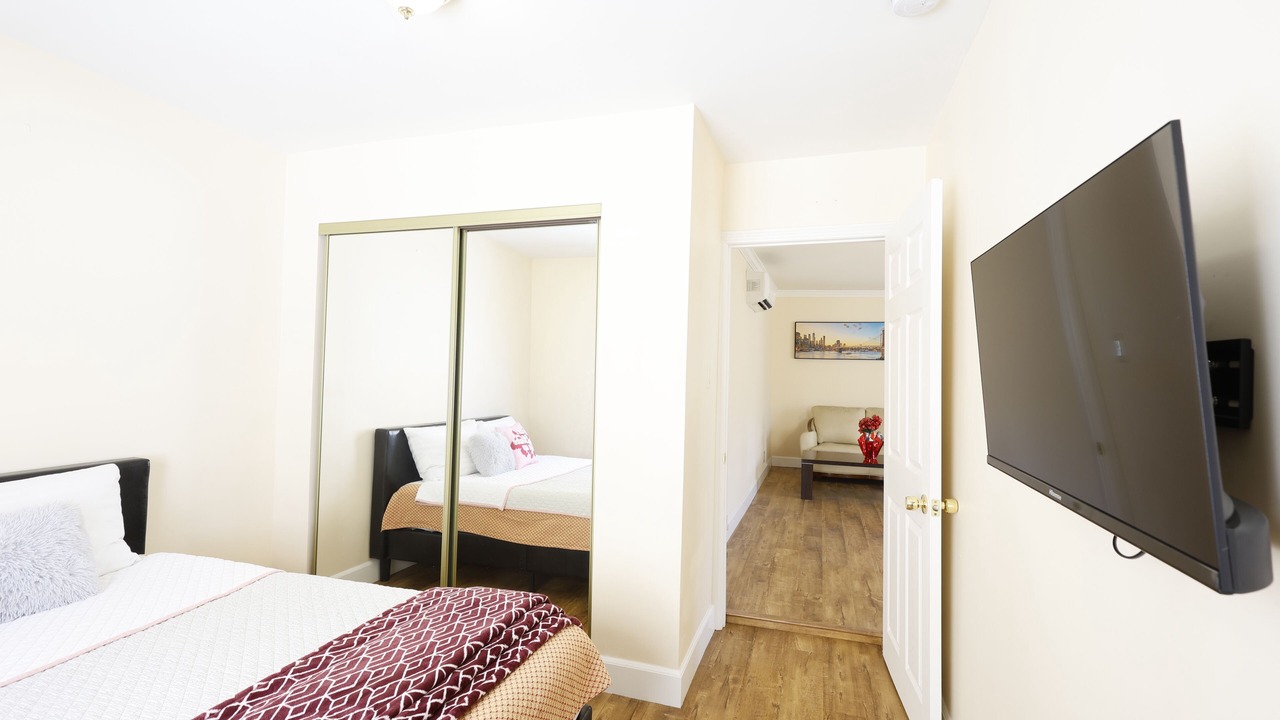 Photo of Bedroom in Northridge