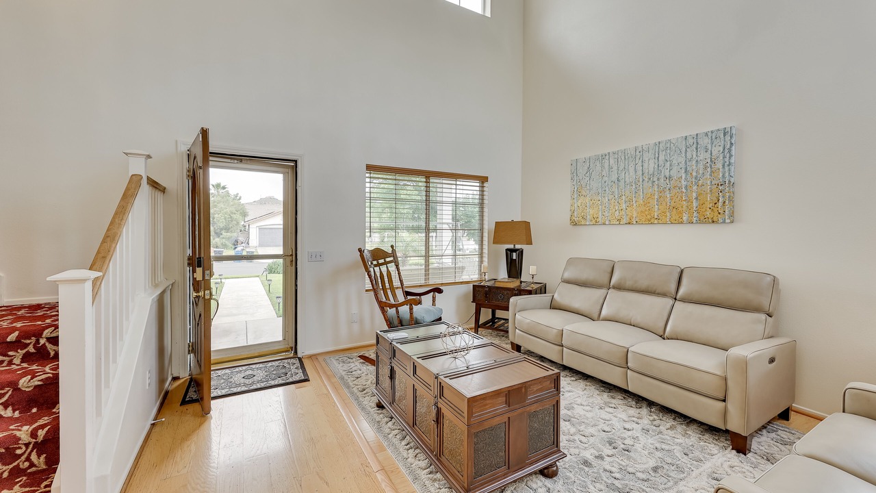 Photo of Livingroom in Lake Elsinore