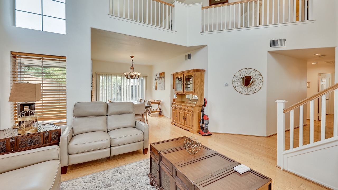 Photo of Livingroom in Lake Elsinore