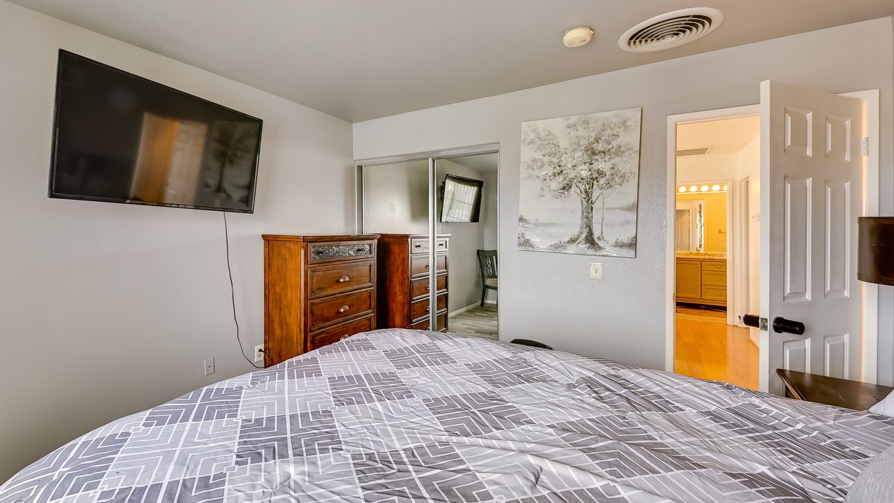 Photo of Bedroom in Lake Elsinore