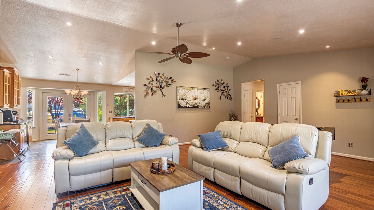 Photo of Livingroom in Coarsegold