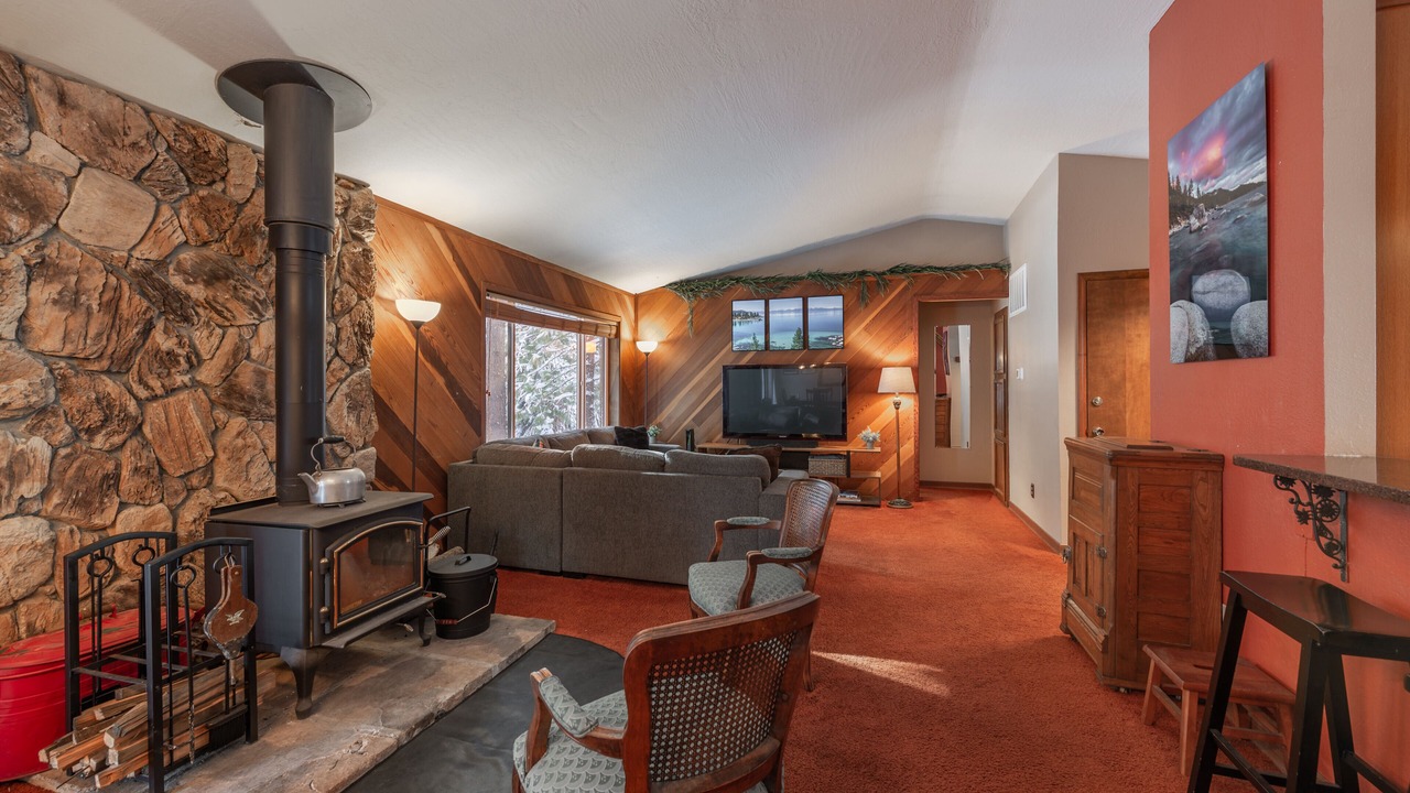 Photo of Livingroom in Ponderosa Palisades