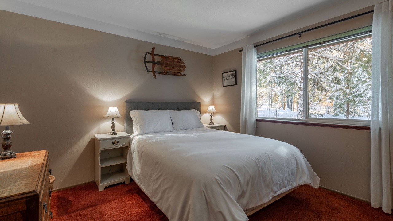 Photo of Bedroom in Ponderosa Palisades