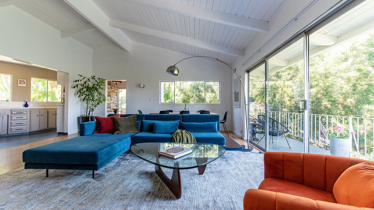 Photo of Livingroom in Hollywood Hills West