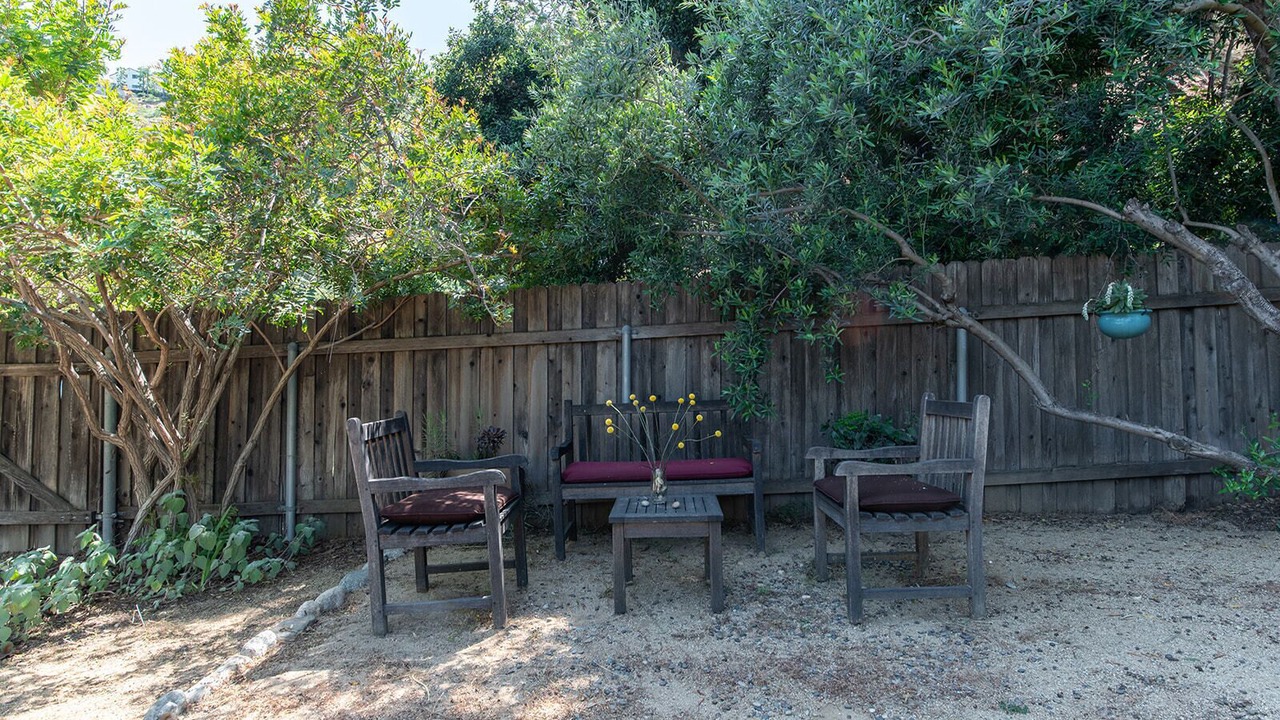 Photo of Patio Balcony in Hollywood Hills West