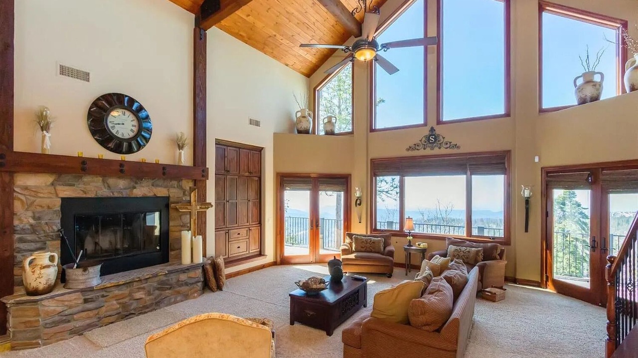 Photo of Bedroom in Sierra Cedars