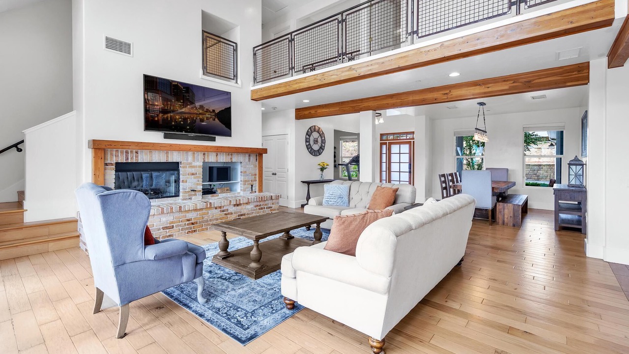 Photo of Livingroom in Vista