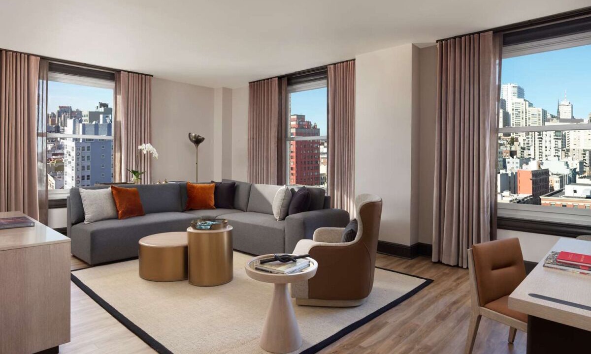 Photo of Livingroom in Theater District