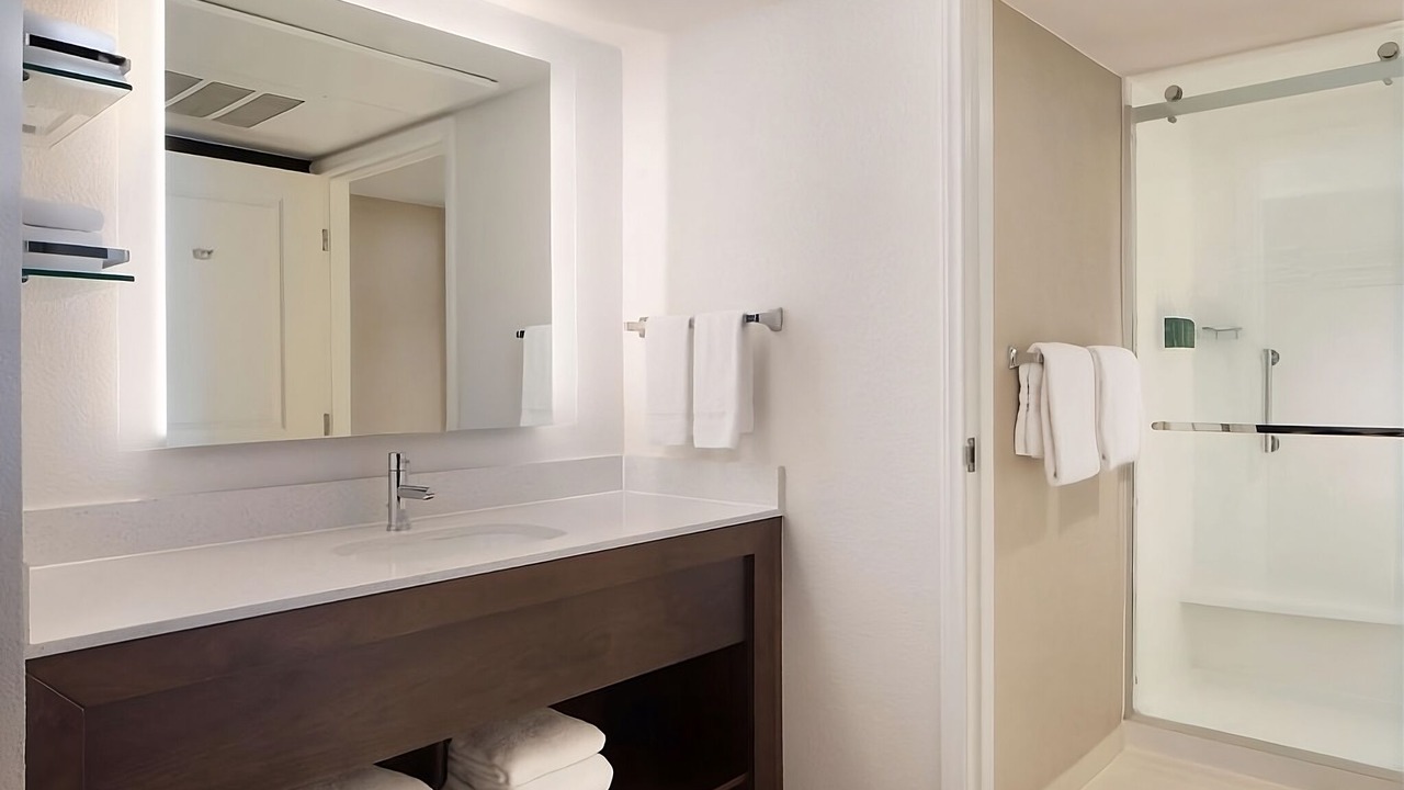 Photo of Bathroom in Raisin
