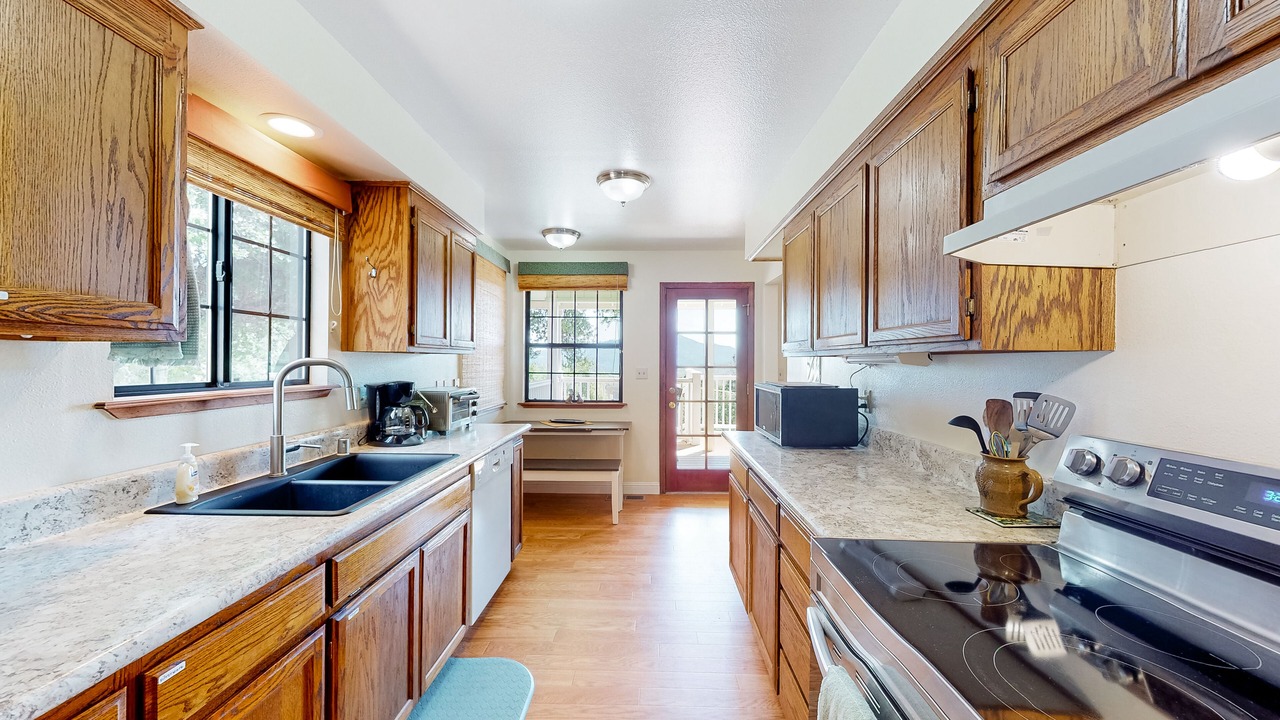 Photo of Kitchen in Yosemite Forks