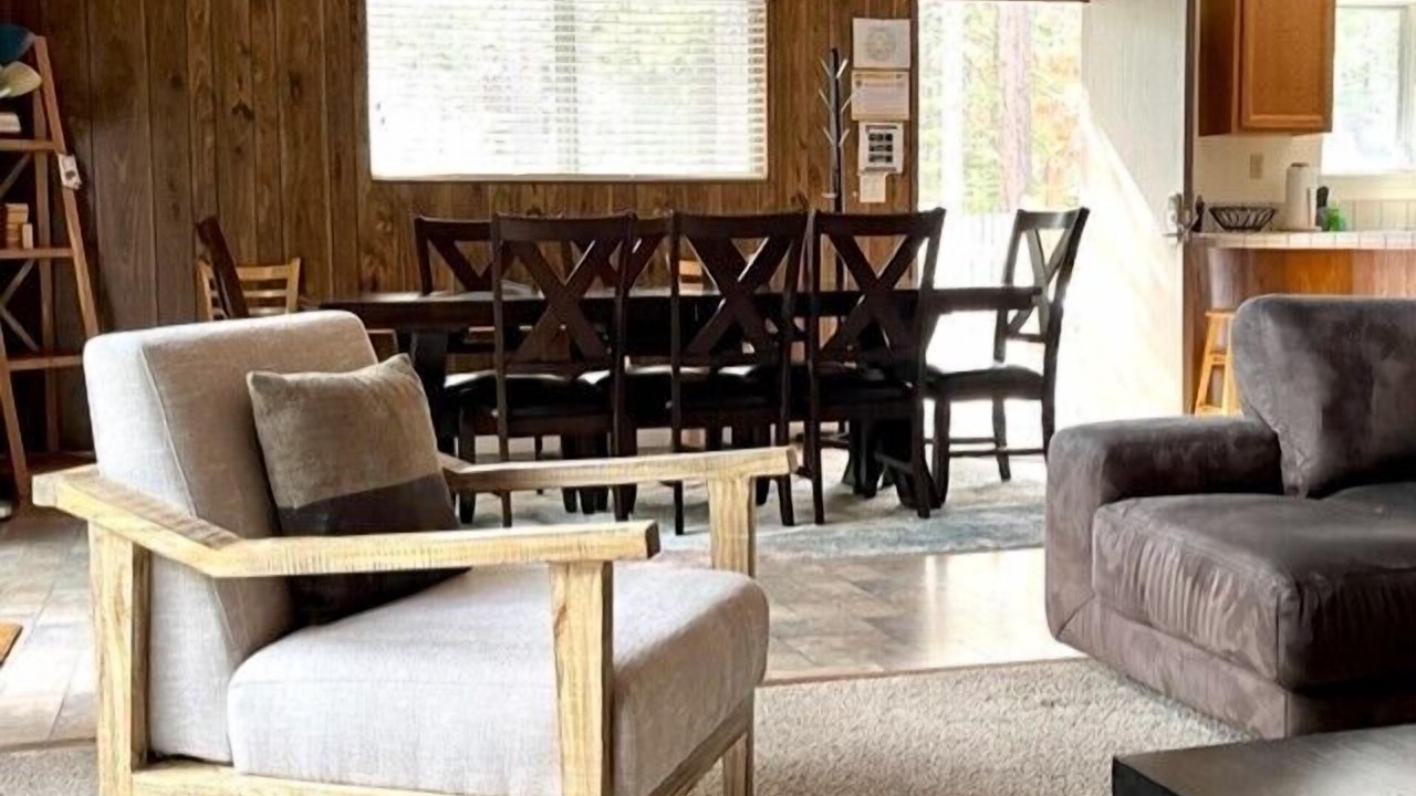 Photo of Livingroom in Pioneer Trail