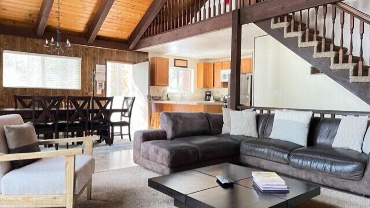 Photo of Livingroom in Pioneer Trail