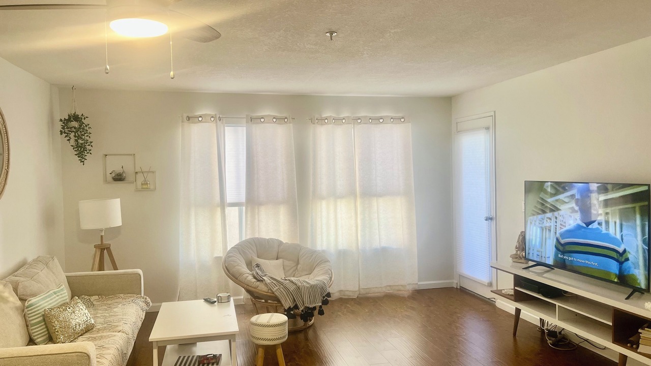 Photo of Livingroom in University City