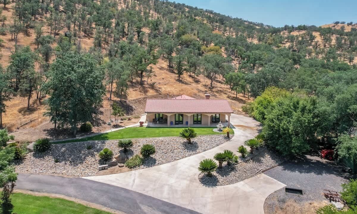 Photo of Outdoor in Springville