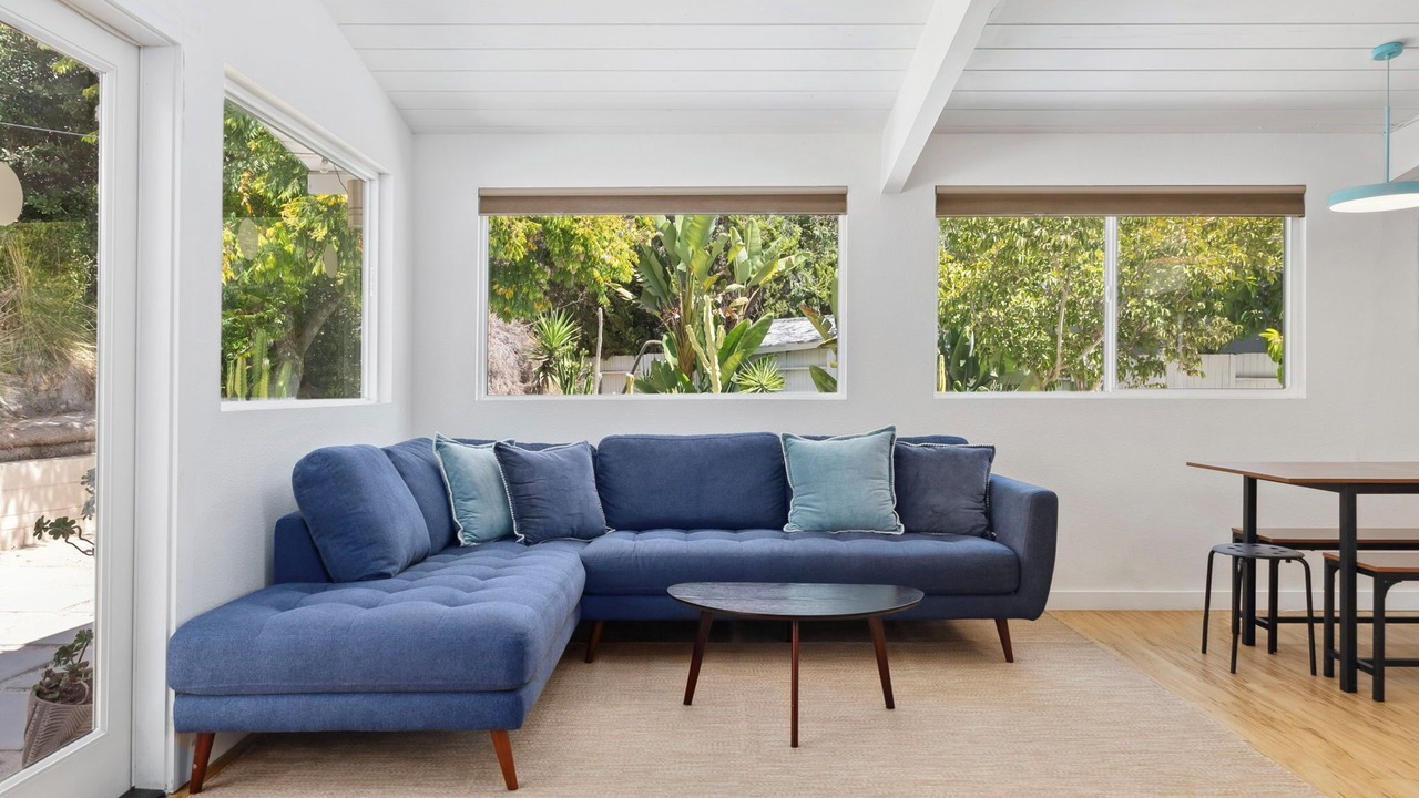 Photo of Livingroom in College West