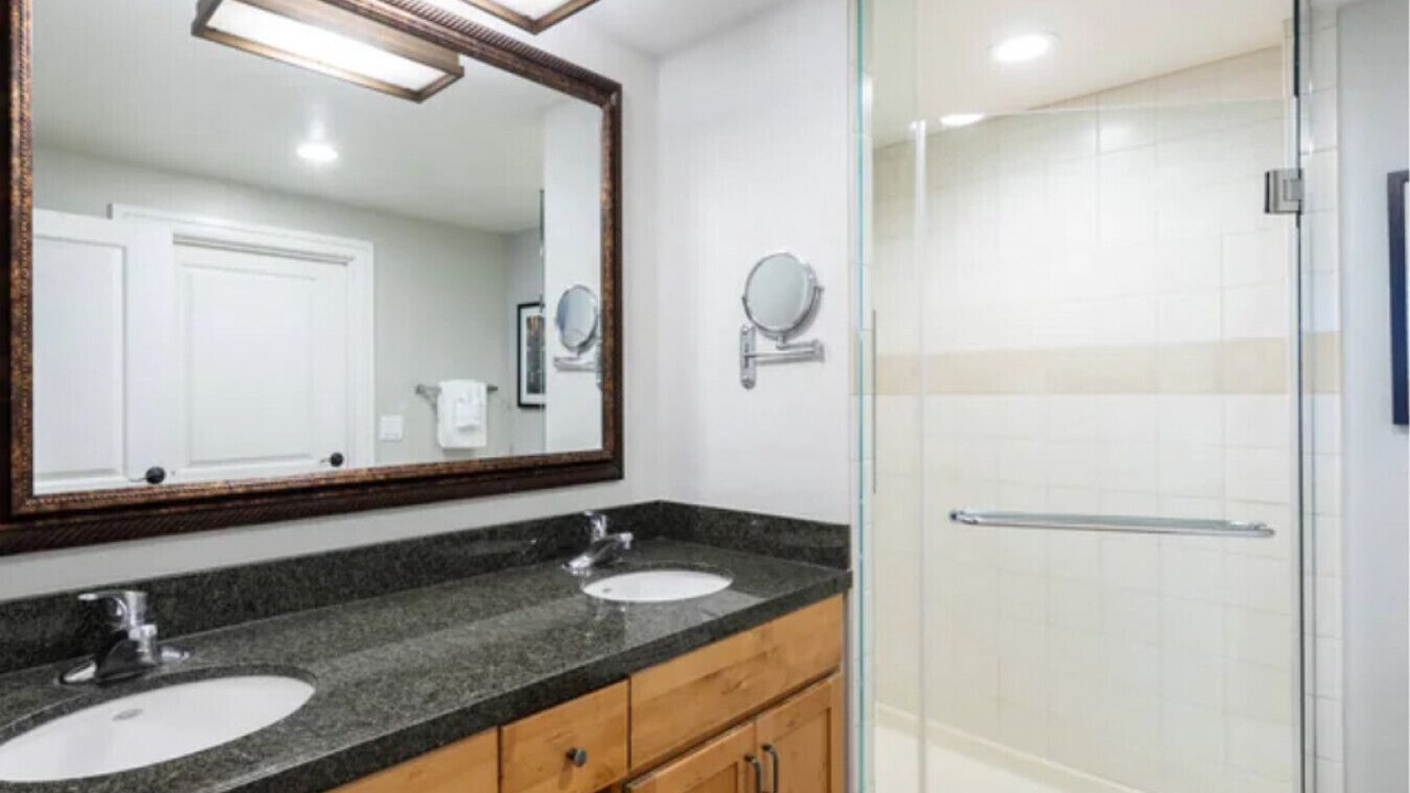 Photo of Bathroom in Lakeside Park