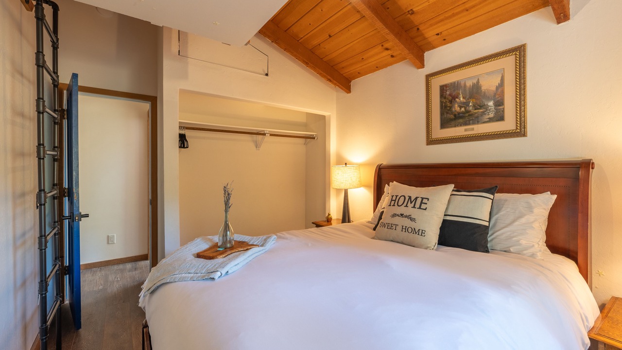 Photo of Bedroom in Carmel Valley