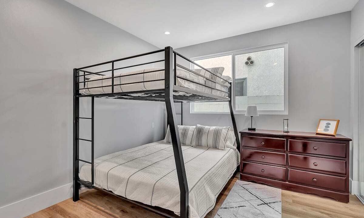 Photo of Bedroom in Belmont Shore