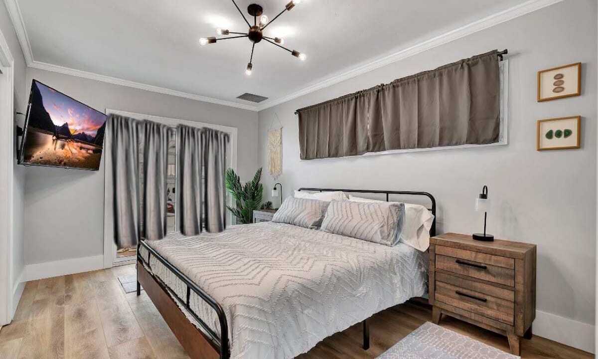 Photo of Bedroom in Belmont Shore