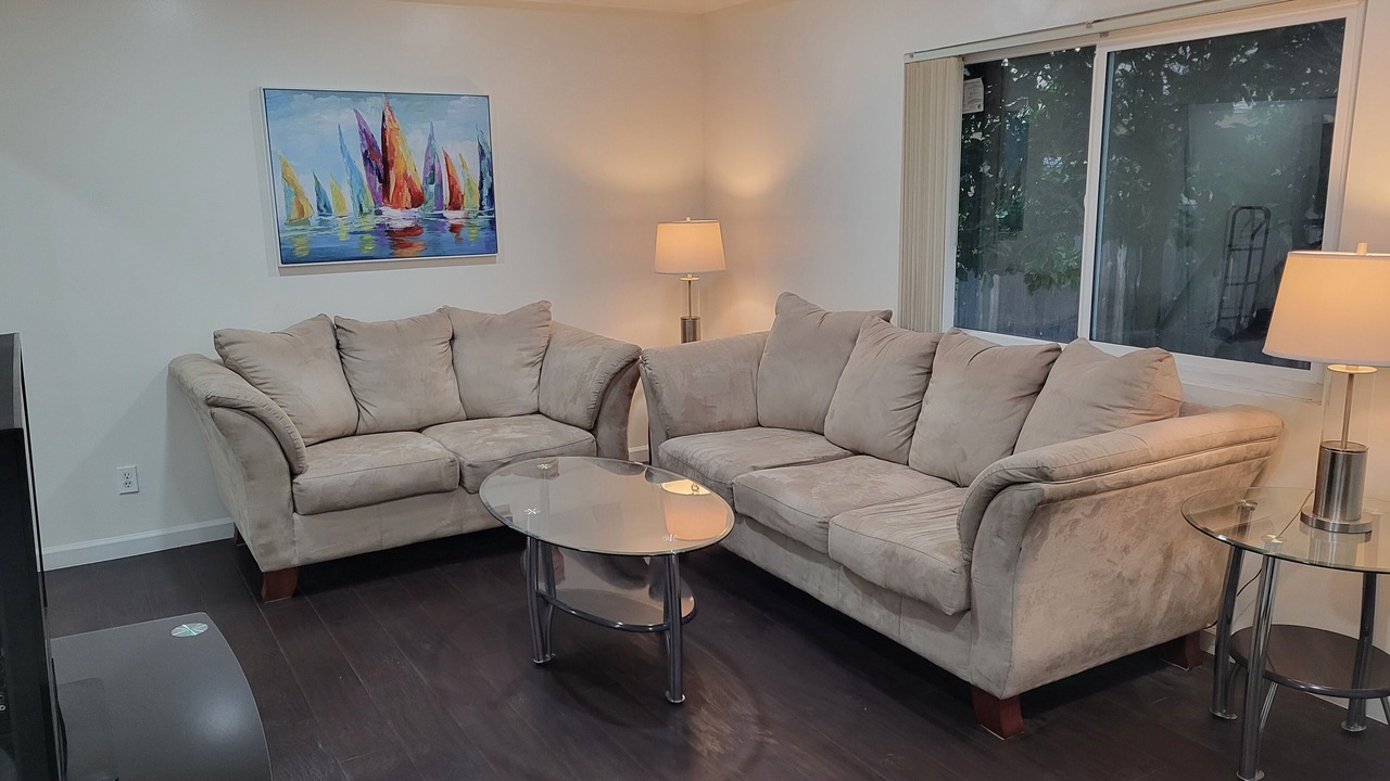 Photo of Livingroom in Bell