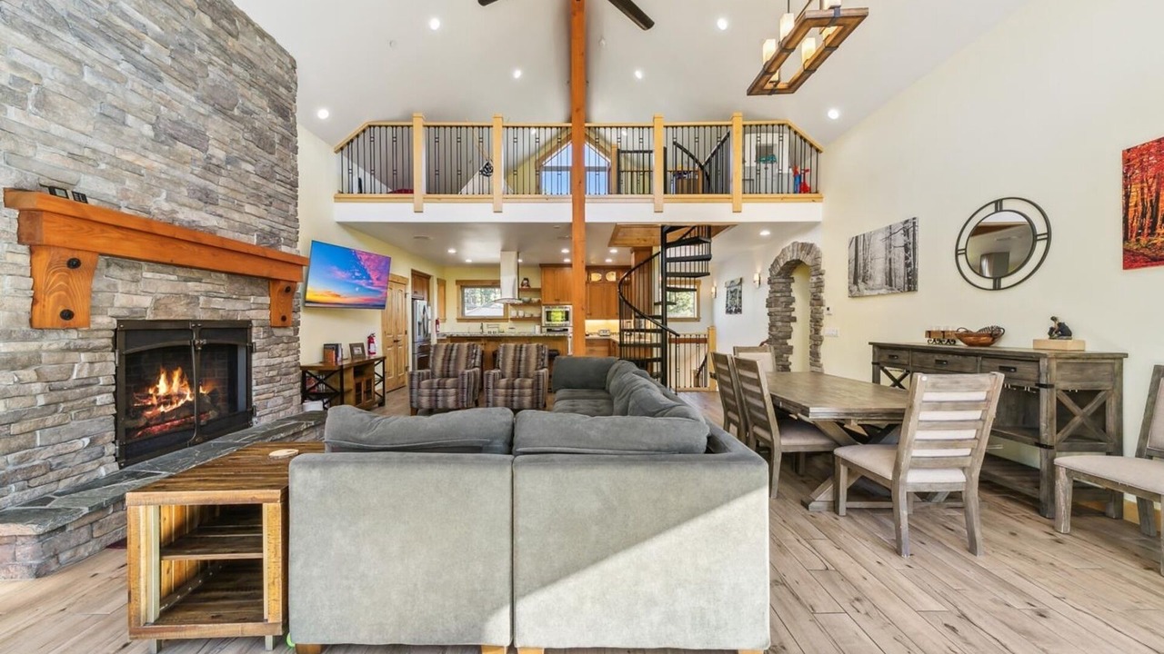 Photo of Livingroom in Mountain View Estates
