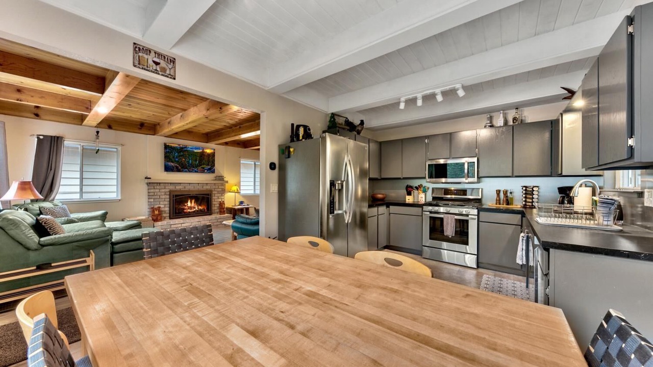 Photo of Kitchen in Christmas Valley
