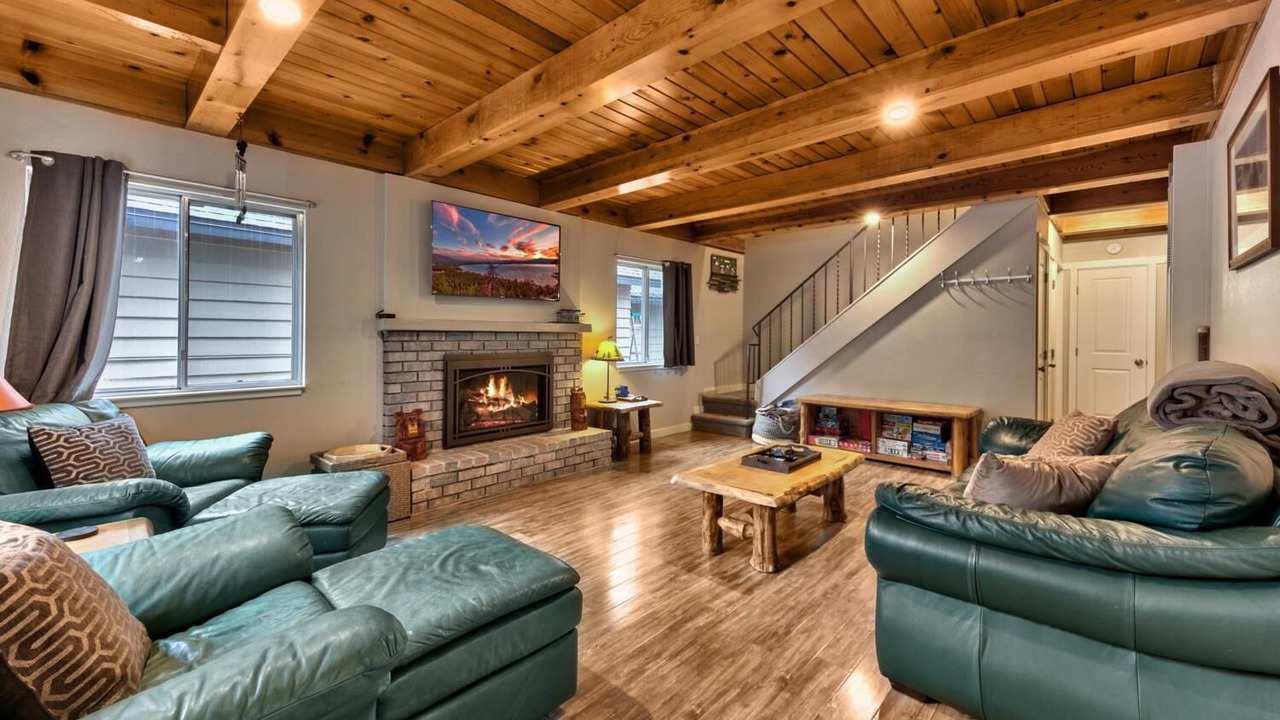 Photo of Livingroom in Christmas Valley