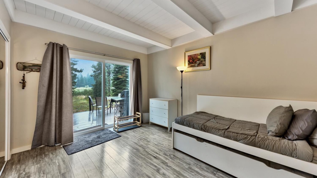 Photo of Livingroom in Christmas Valley