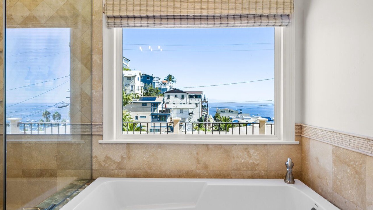 Photo of Bathroom in Avalon