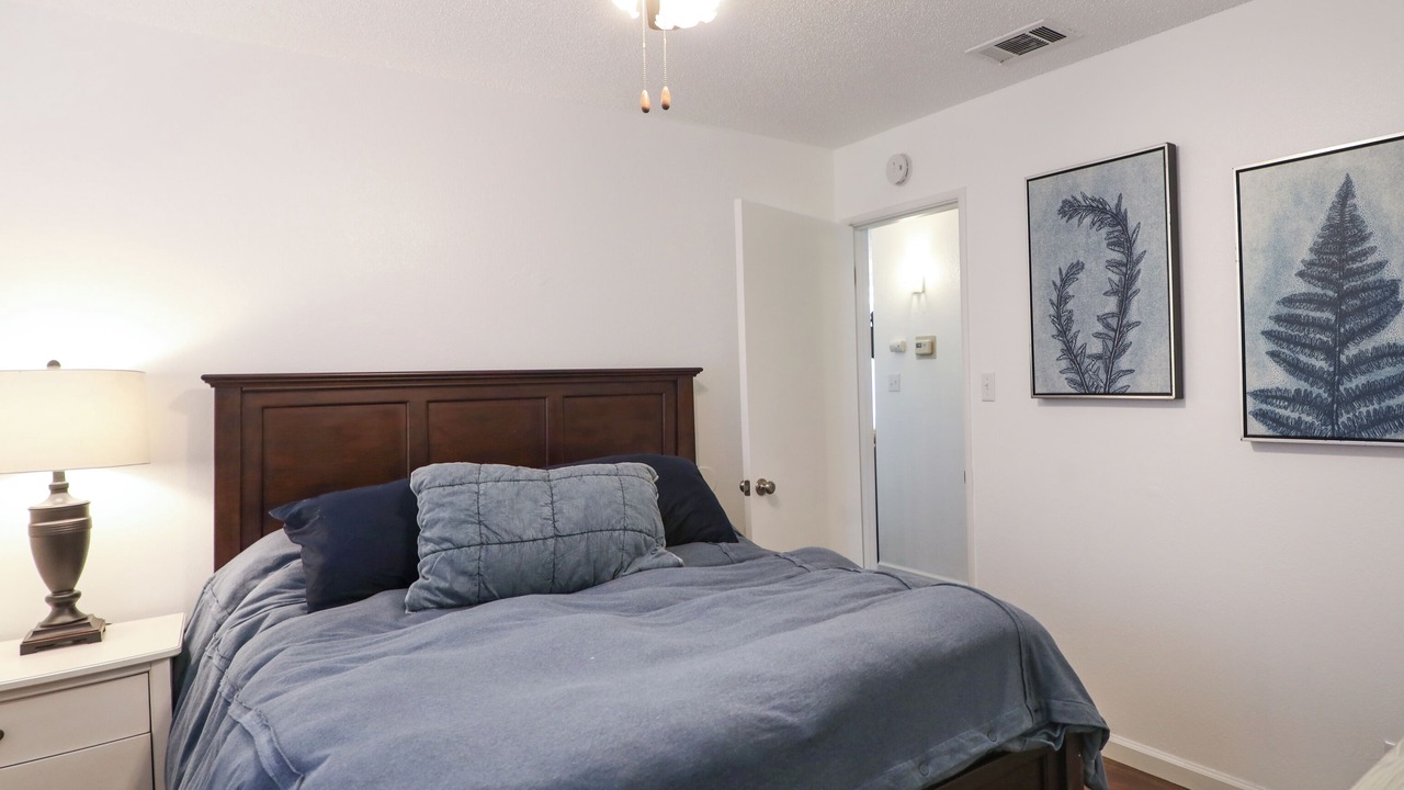 Photo of Bedroom in Raisin