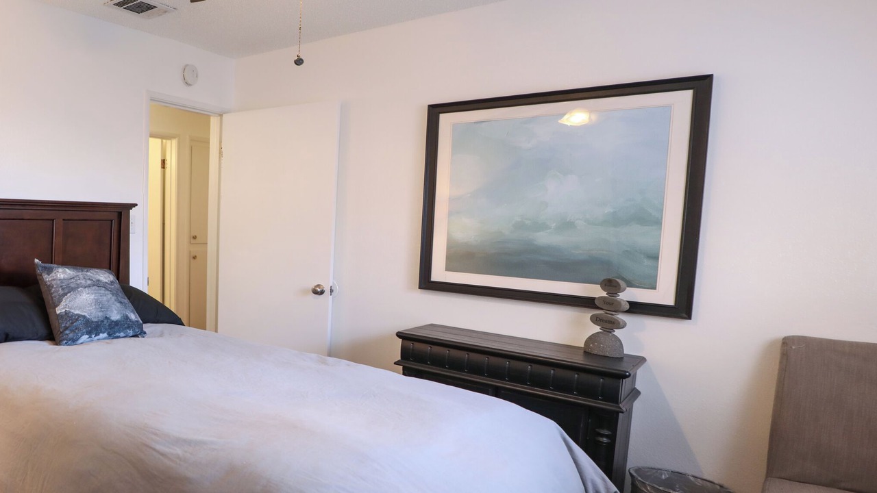 Photo of Bedroom in Raisin