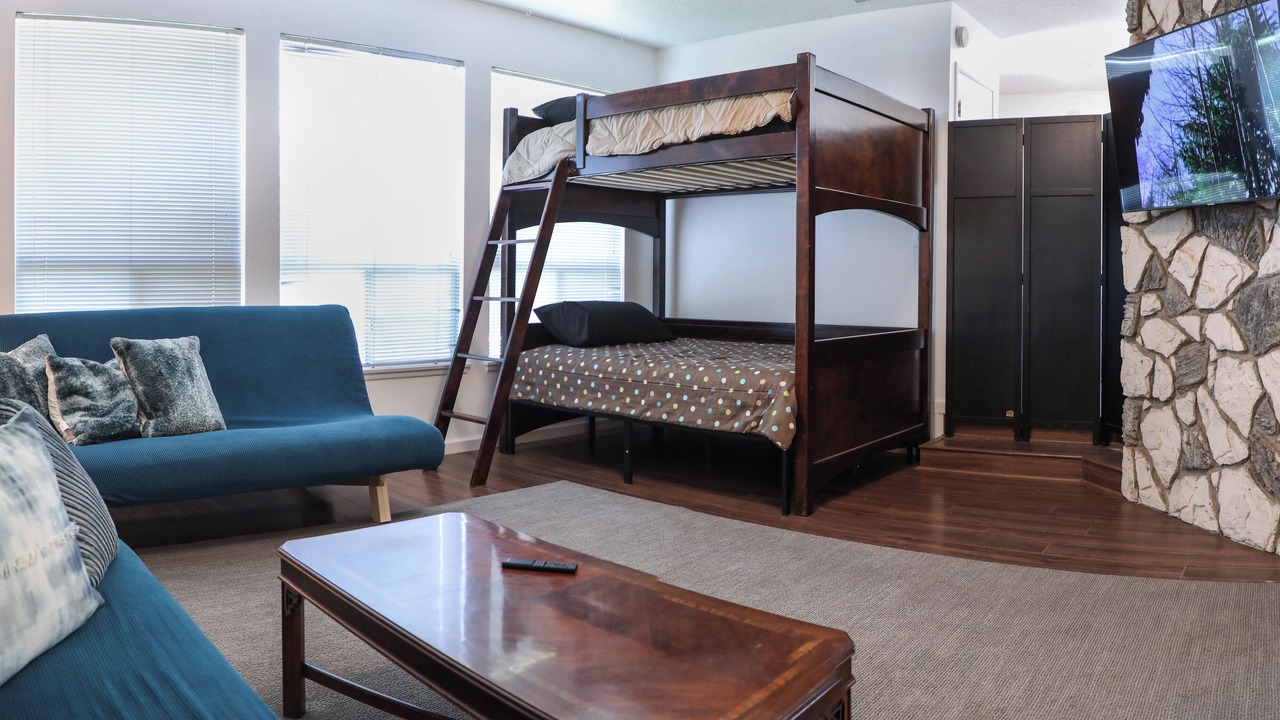 Photo of Bedroom in Raisin