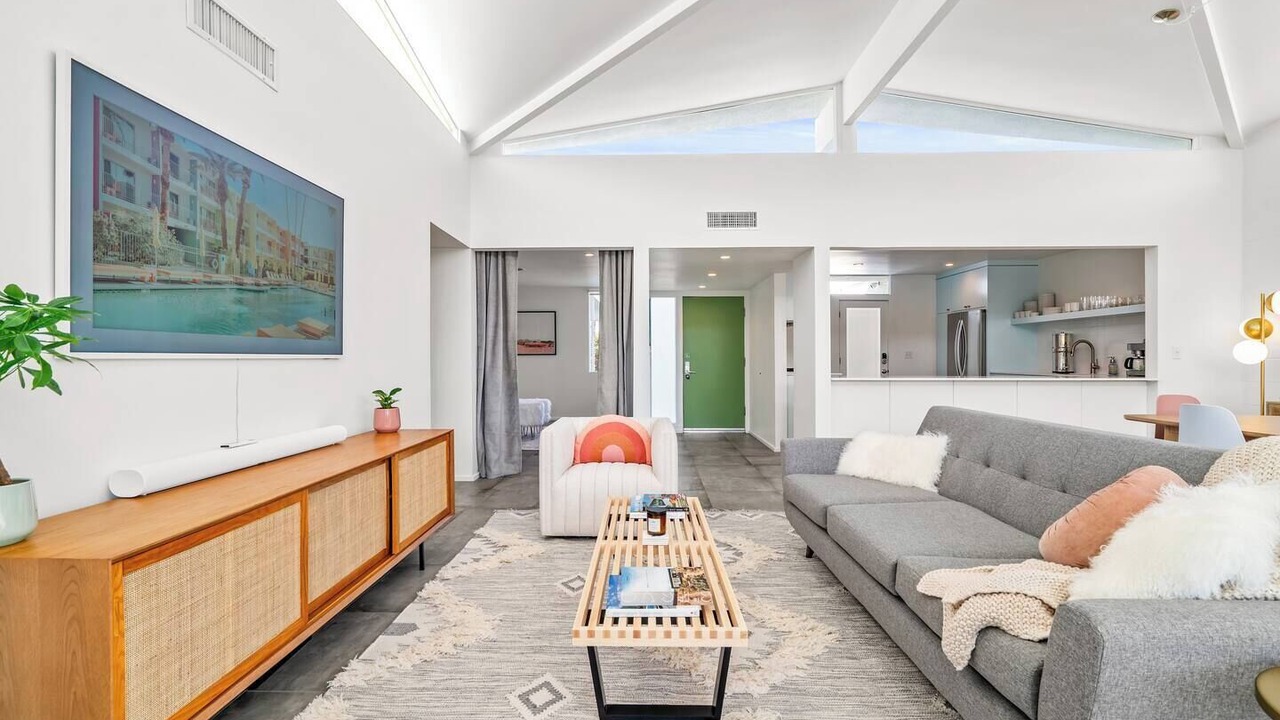 Photo of Livingroom in Canyon View Estates