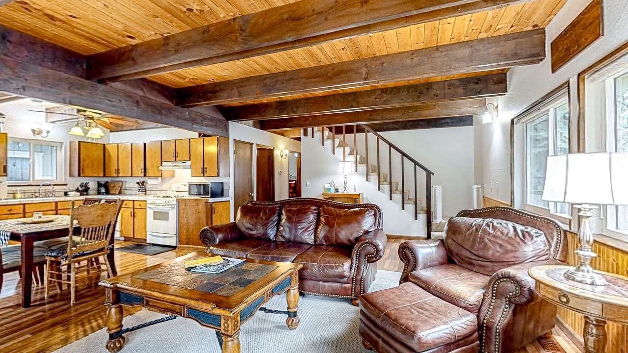 Photo of Livingroom in Montgomery Estates
