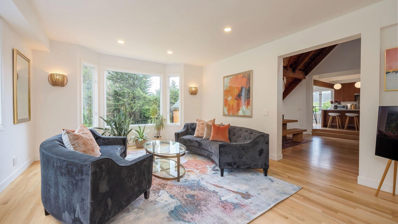 Photo of Livingroom in Montara