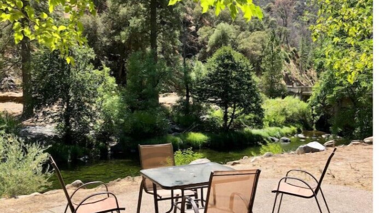 Photo of Outdoor in El Portal