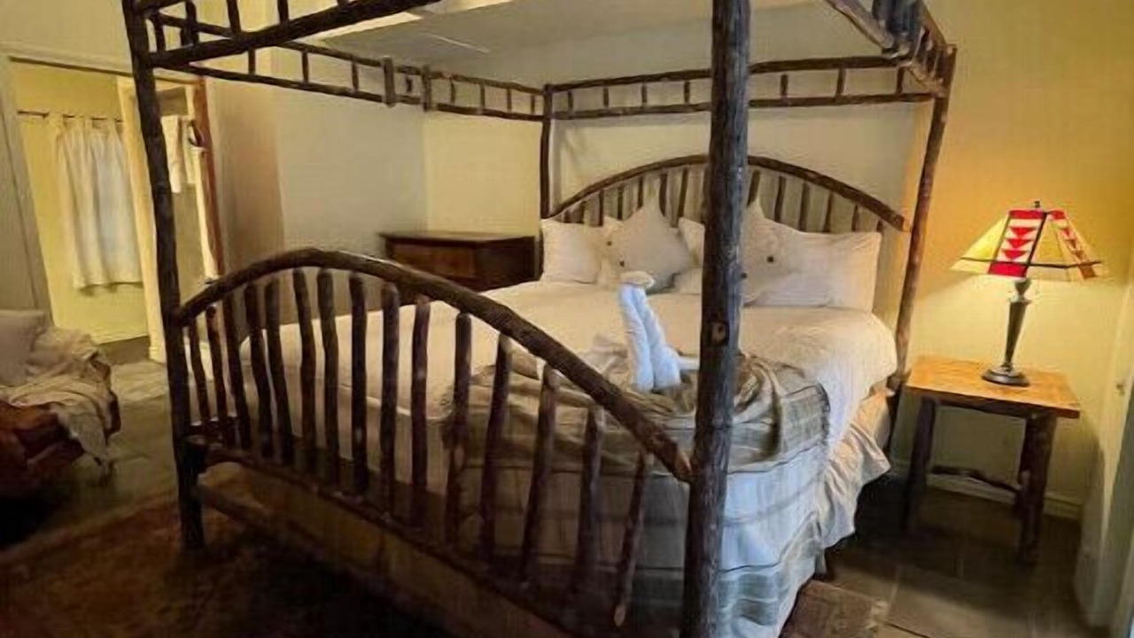 Photo of Bedroom in El Portal
