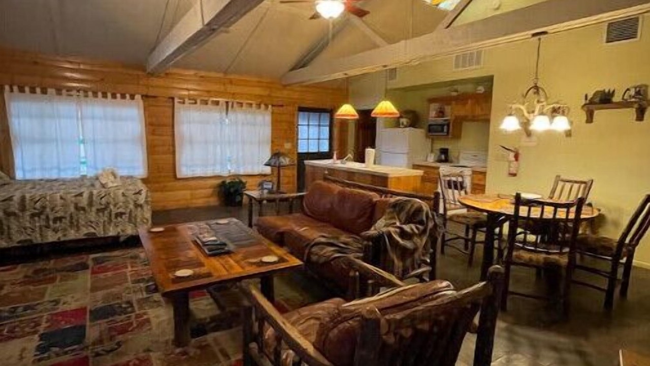 Photo of Livingroom in El Portal
