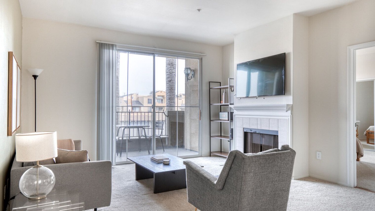 Photo of Livingroom in West Los Angeles